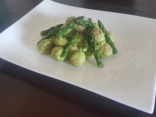Sfere integrali di patate con asparagi