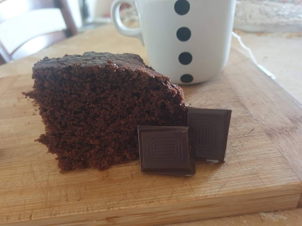 Torta all’acqua al cacao, senza uova e senza latte